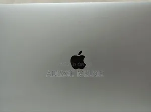 New Laptop Apple MacBook Pro 2017 16GB Intel Core I7 SSD 512GB