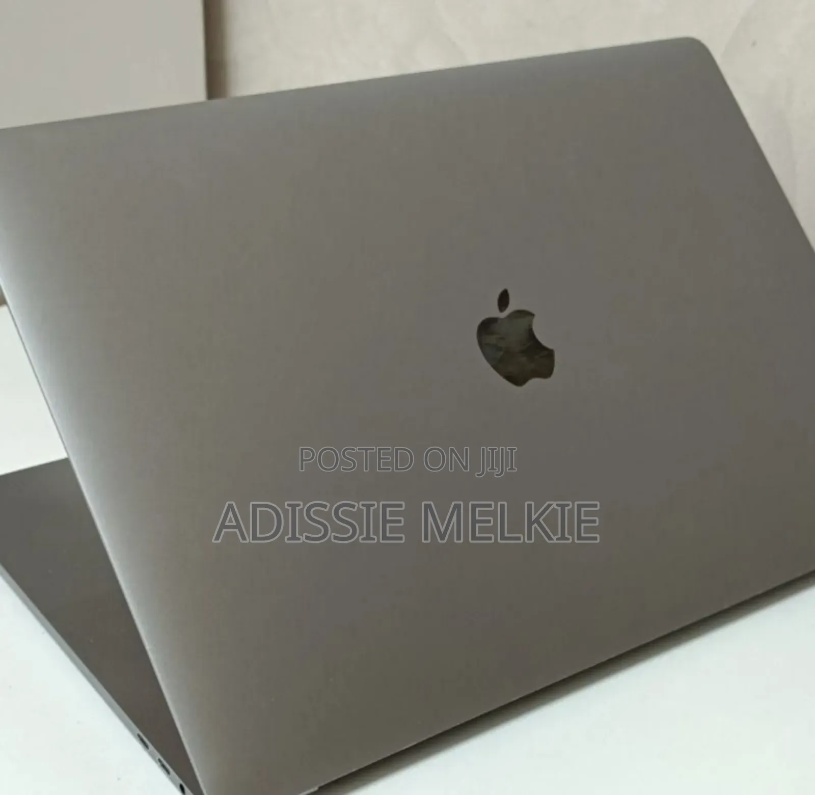 New Laptop Apple MacBook Pro 2017 16GB Intel Core I7 SSD 512GB