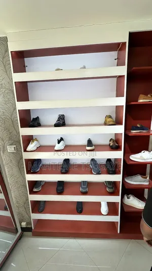Boutique Shelf