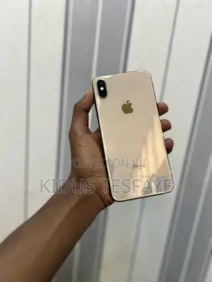 Photo - Apple iPhone XS Max 256 GB Gold