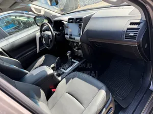 Toyota Land Cruiser Prado 2.8 2023 Blue