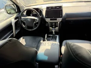 Toyota Land Cruiser Prado 2.8 2023 Blue