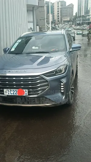 Photo - New Jetour X70 Plus 1.5 5-Seater FWD 2022 Black