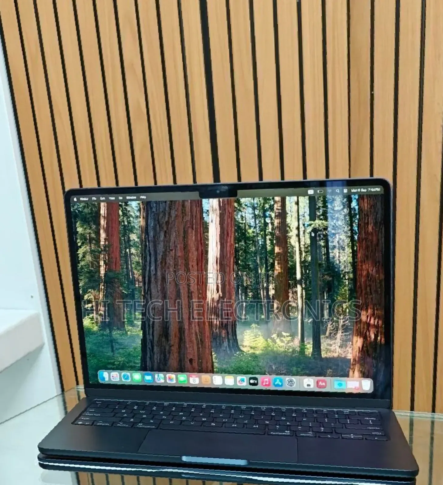 New Apple MacBook Air 2024 M3 13-Inch 8GB Intel Core M3 SSD 256GB