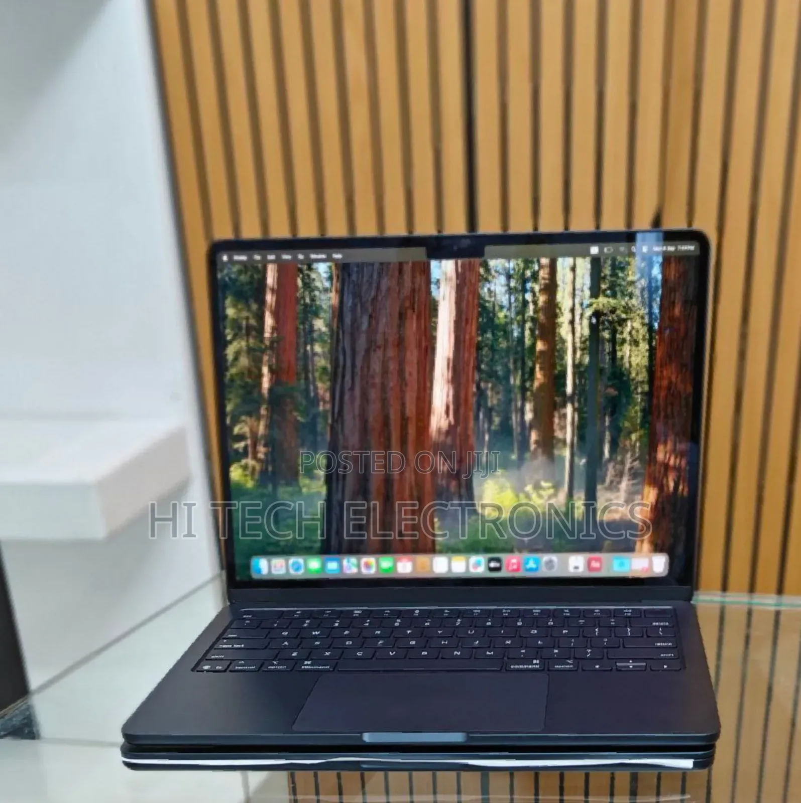 New Apple MacBook Air 2024 M3 13-Inch 8GB Intel Core M3 SSD 256GB