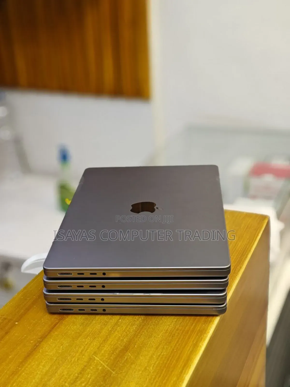 New Laptop Apple MacBook Pro 2017 32GB SSD 512GB