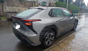 Photo - New Toyota bZ4X 2024 Gray