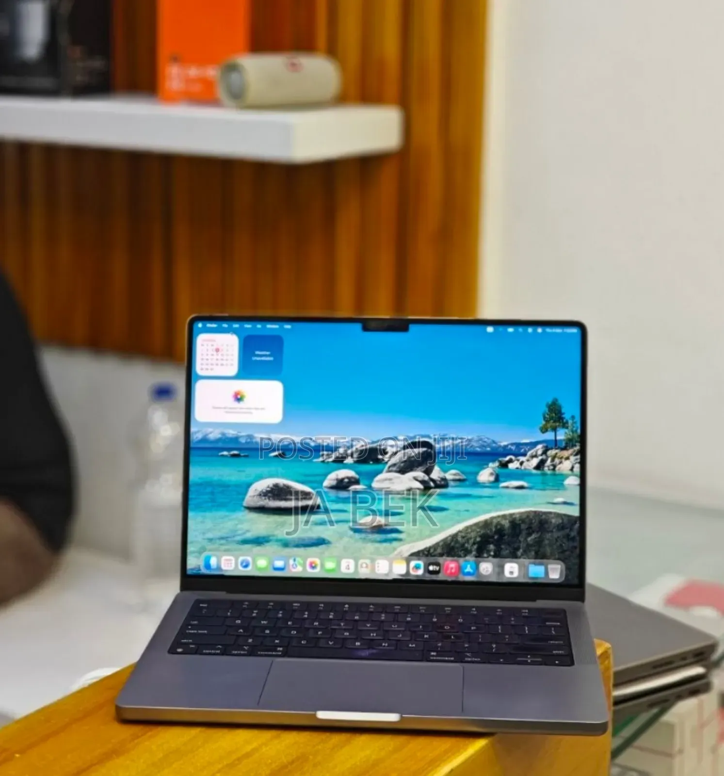 New Laptop Apple MacBook Pro M1 16GB Apple M1 Pro SSD 512GB