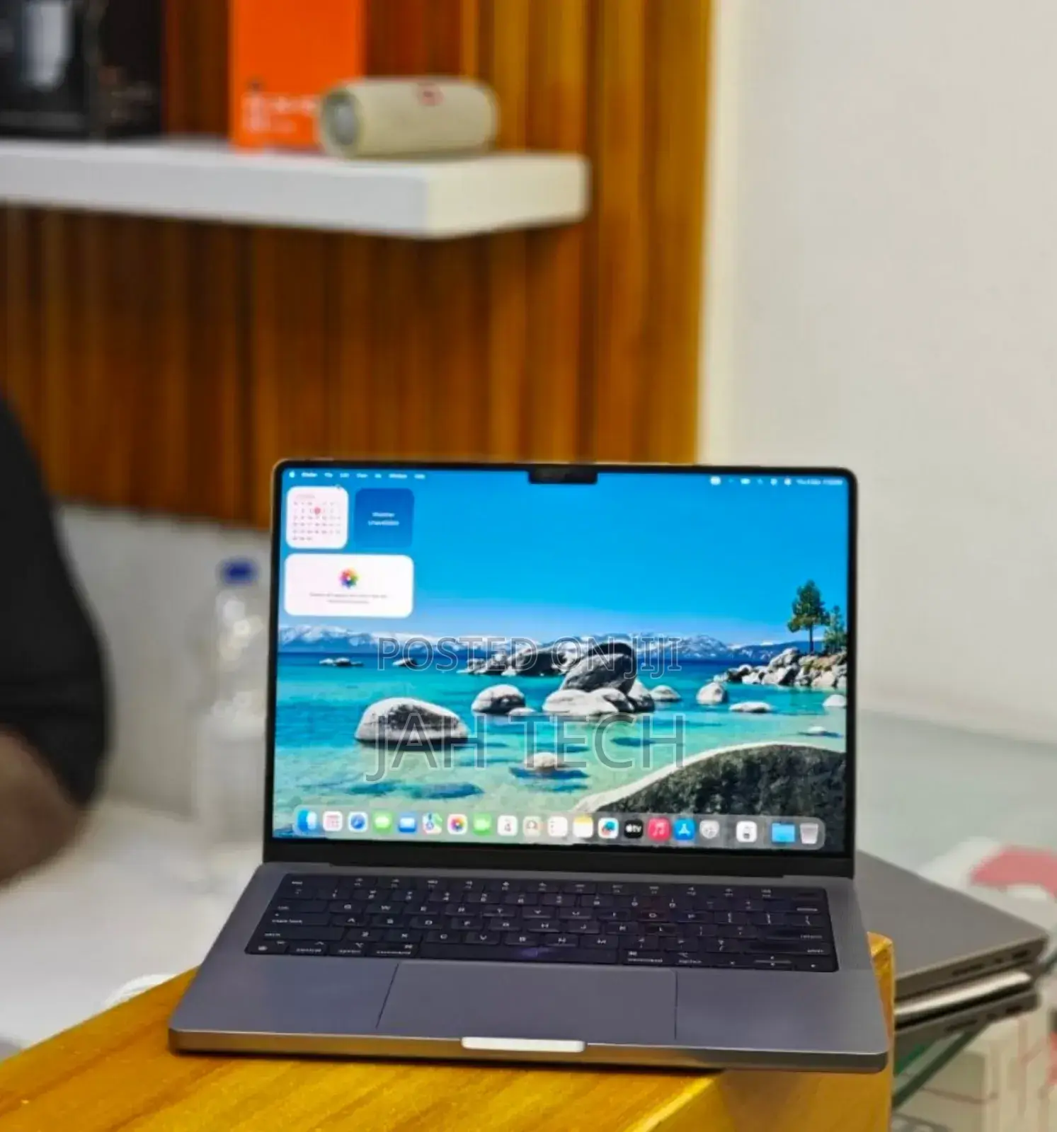 New Laptop Apple MacBook Pro M1 16GB Apple M1 Pro SSD 512GB