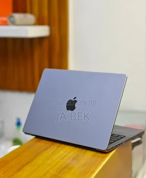 New Laptop Apple MacBook Pro M1 16GB Apple M1 Pro SSD 512GB