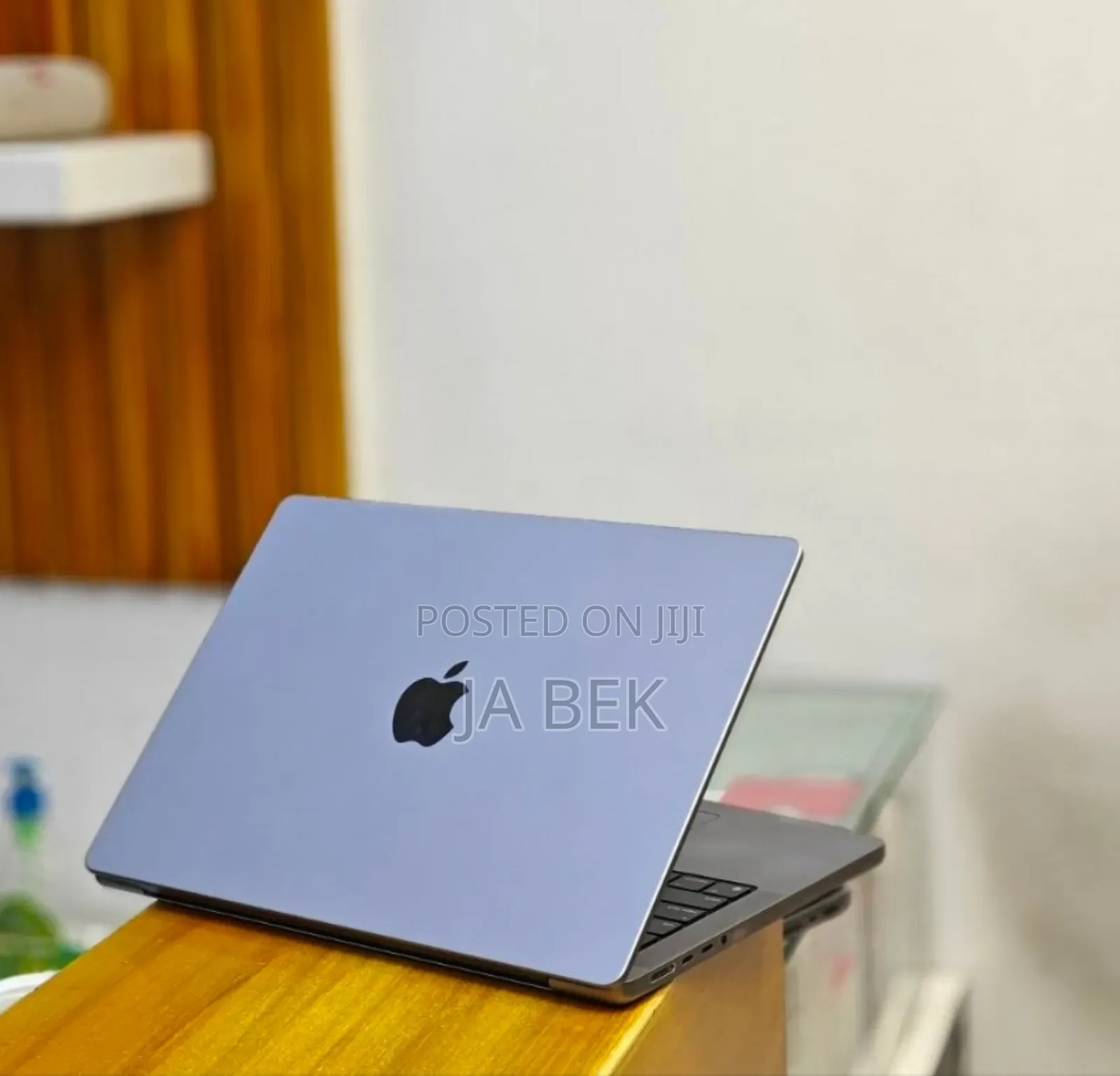 New Laptop Apple MacBook Pro M1 16GB Apple M1 Pro SSD 512GB