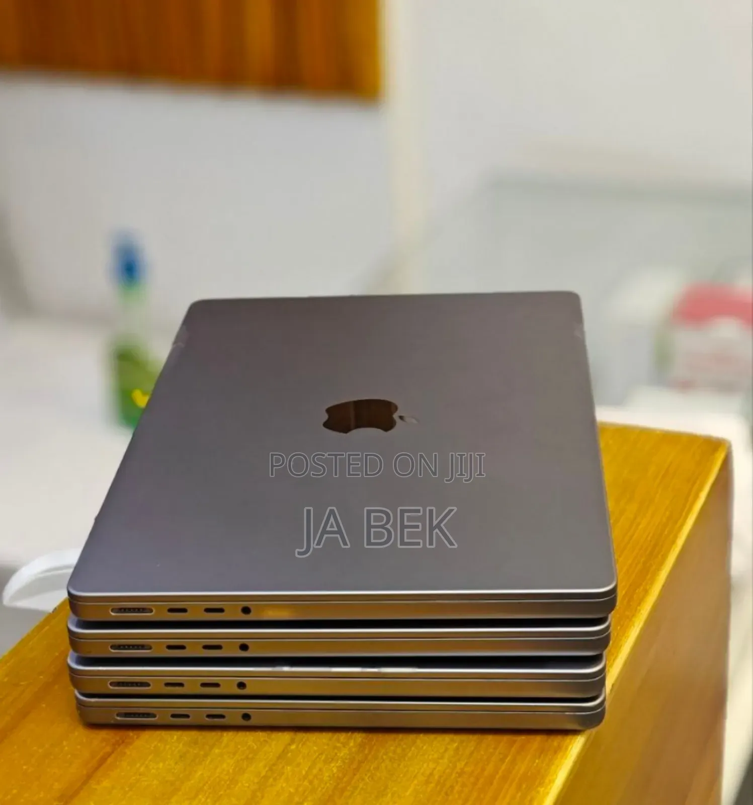 New Laptop Apple MacBook Pro M1 32GB Apple M1 Pro SSD 512GB