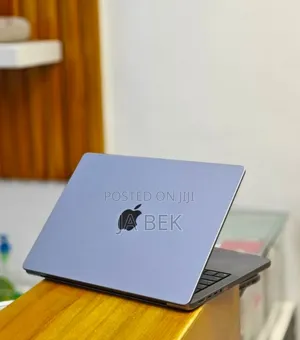 New Laptop Apple MacBook Pro M1 32GB Apple M1 Pro SSD 512GB