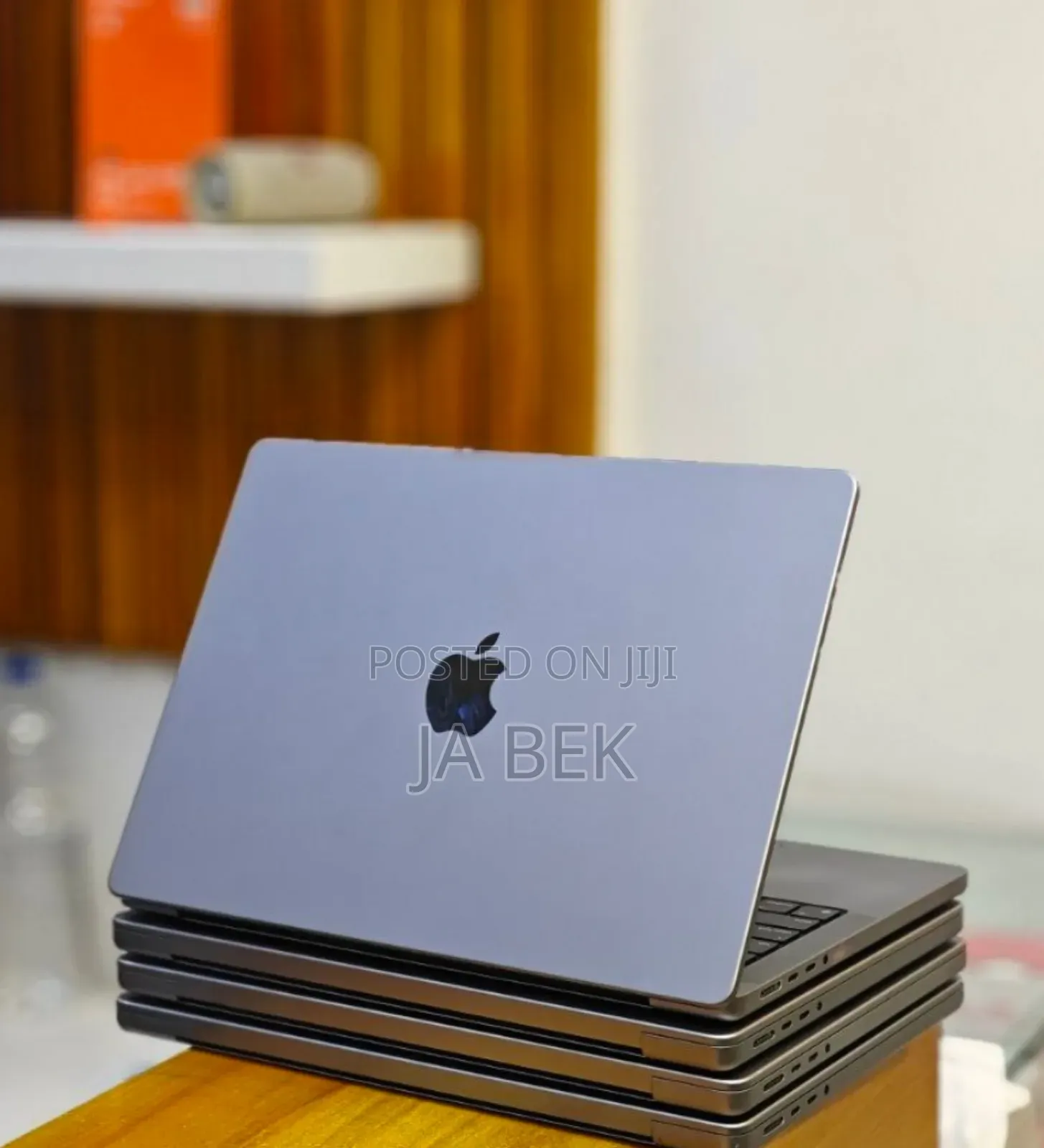 New Laptop Apple MacBook Pro M1 32GB Apple M1 Pro SSD 512GB