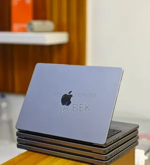 New Laptop Apple MacBook Pro M1 32GB Apple M1 Pro SSD 512GB