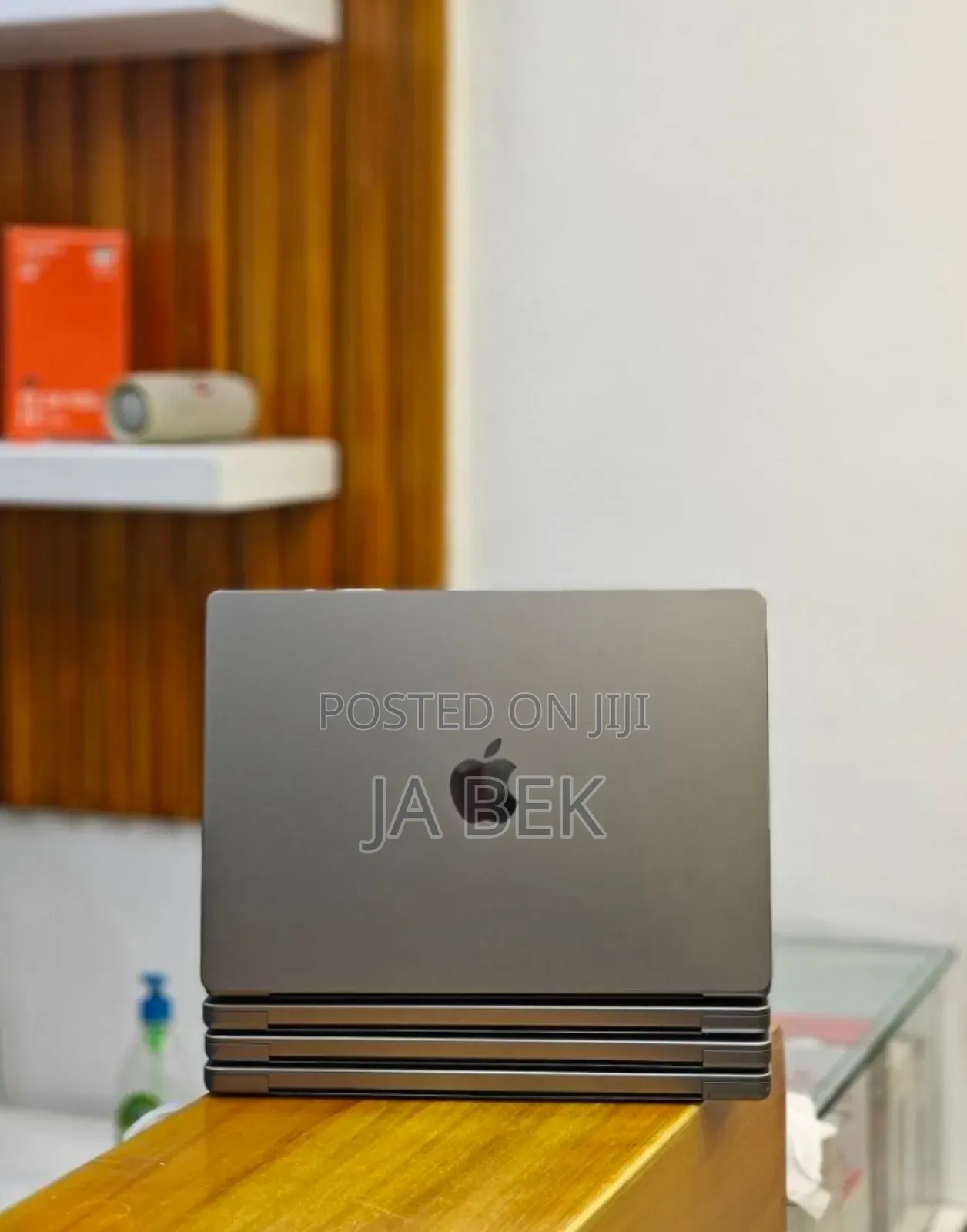 New Laptop Apple MacBook Pro M1 32GB Apple M1 Pro SSD 512GB