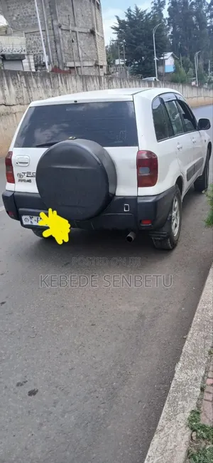 Toyota RAV4 Base AWD 2001 White