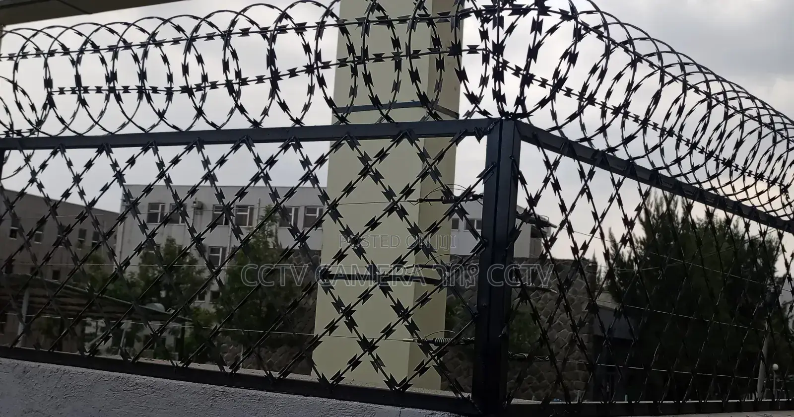 የxx አጥር እና የአደገኛ አጥሮች በተመጣጣኝ ዋጋ እንሰራለን በተመጣጣኝ ዋጋ ከዋስትና ጋር ለመኖሪያ ቤቶች