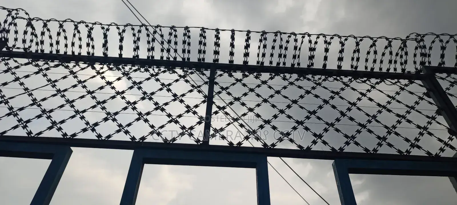 የxx አጥር እና የአደገኛ አጥሮች በተመጣጣኝ ዋጋ እንሰራለን በተመጣጣኝ ዋጋ ከዋስትና ጋር ለመኖሪያ ቤቶች