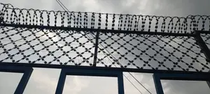 የxx አጥር እና የአደገኛ አጥሮች በተመጣጣኝ ዋጋ እንሰራለን በተመጣጣኝ ዋጋ ከዋስትና ጋር ለመኖሪያ ቤቶች