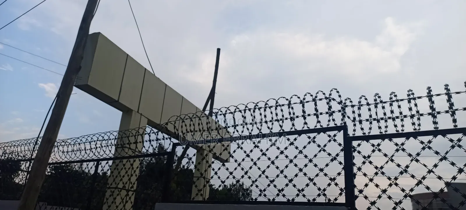 የxx አጥር እና የአደገኛ አጥሮች በተመጣጣኝ ዋጋ እንሰራለን በተመጣጣኝ ዋጋ ከዋስትና ጋር ለመኖሪያ ቤቶች