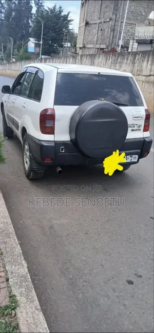 Toyota RAV4 Base AWD 2001 White