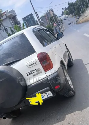 Toyota RAV4 Base AWD 2001 White