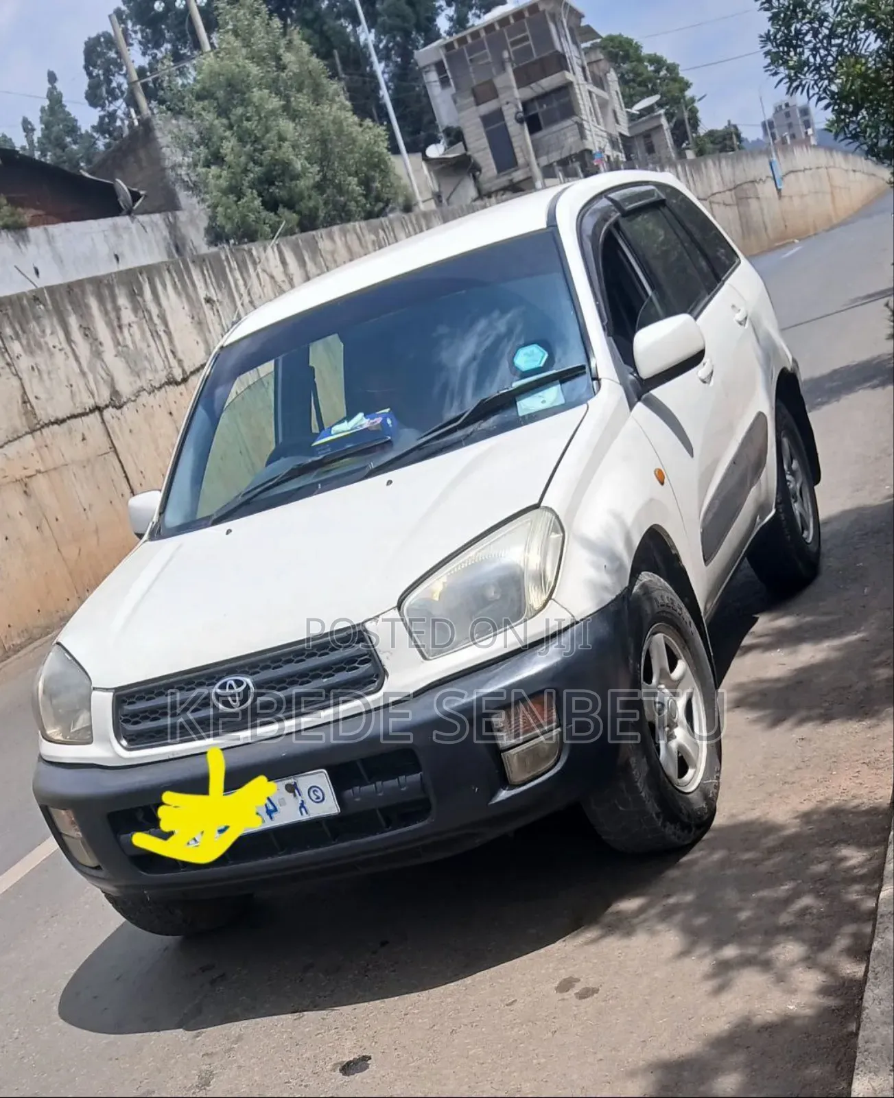 Toyota RAV4 Base AWD 2001 White