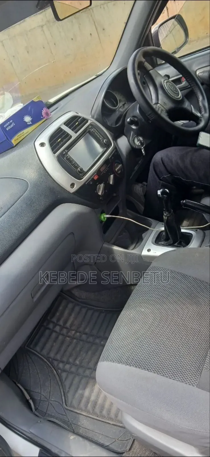 Toyota RAV4 Base AWD 2001 White