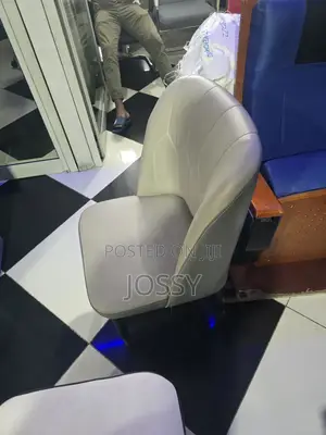 ለሆቴል ለካፌ የሚሆን ወንበሮች
