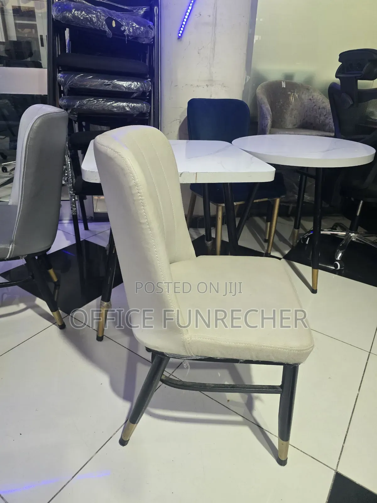 ለሆቴል ለካፌ የሚሆን ወንበሮች