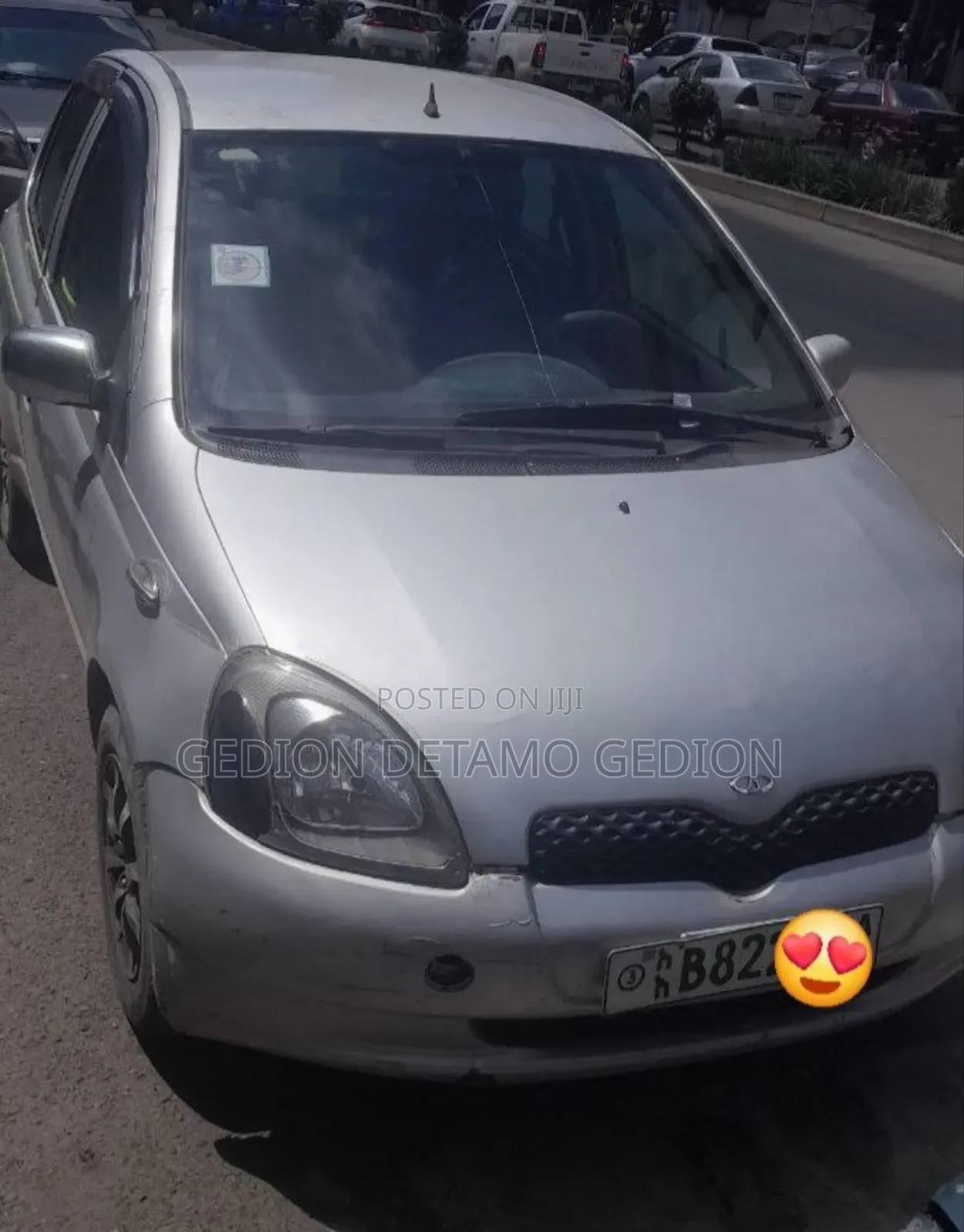 Toyota Vitz 2000 Silver
