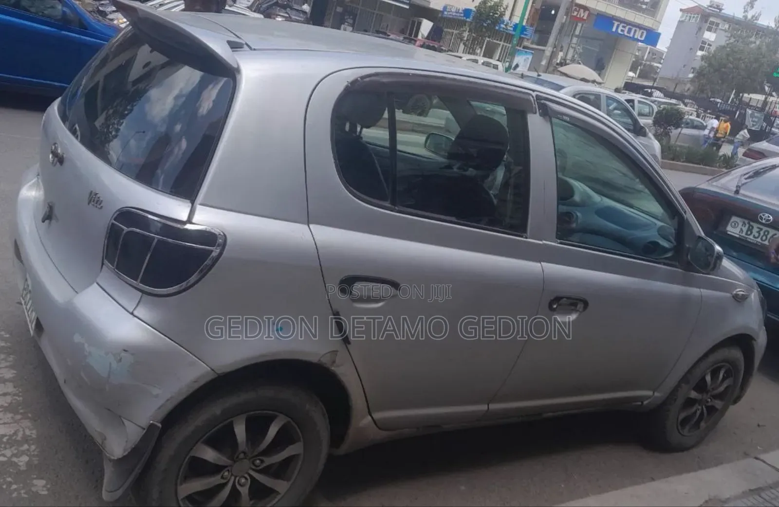 Toyota Vitz 2000 Silver