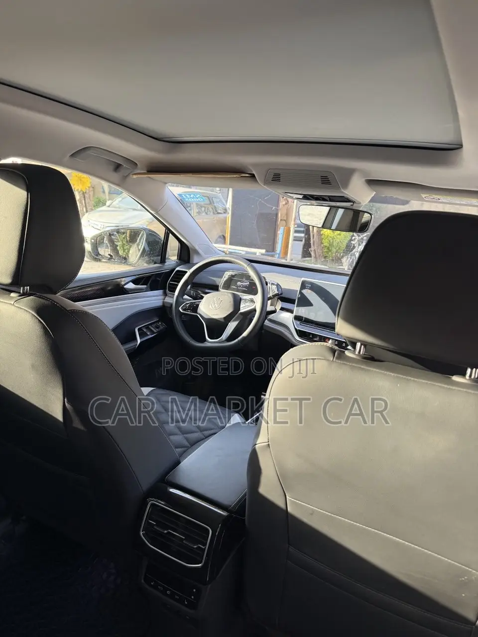 Volkswagen ID.6 2024 Gold