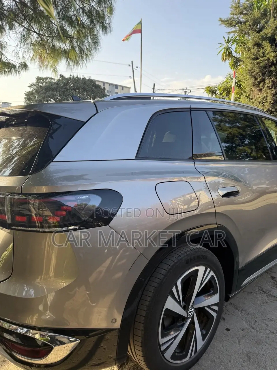 Volkswagen ID.6 2024 Gold