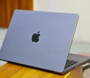 New Laptop Apple MacBook Pro M1 16GB Apple M1 Pro SSD 512GB