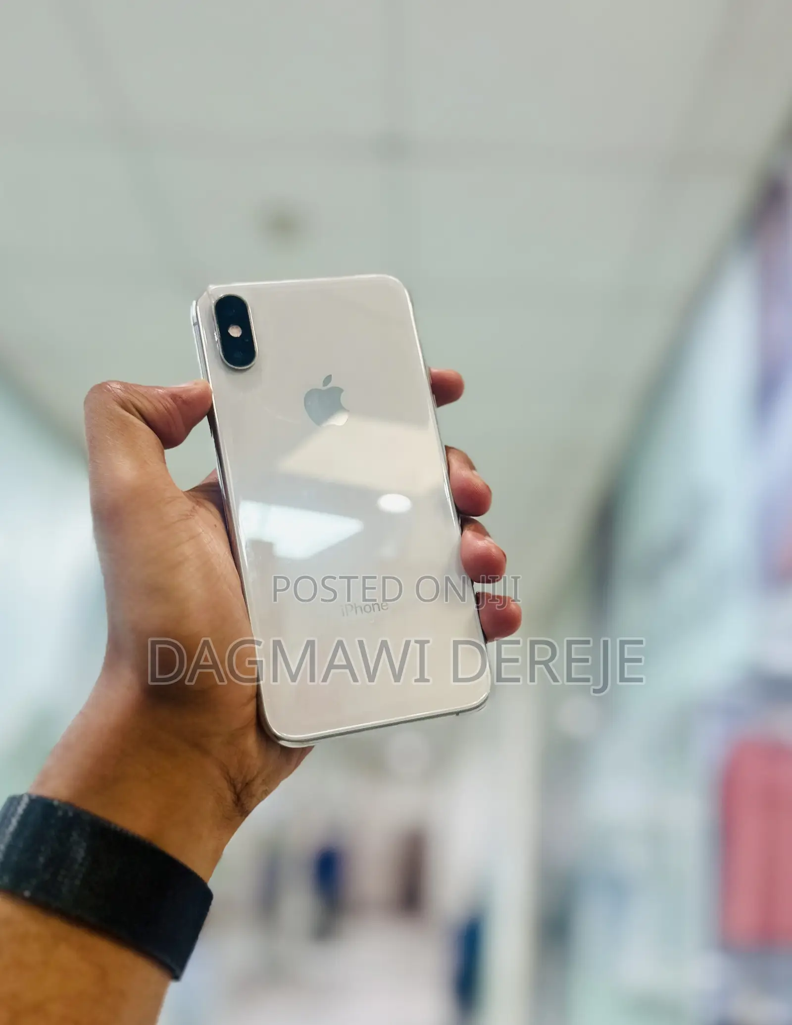 New Apple iPhone XS 64 GB White