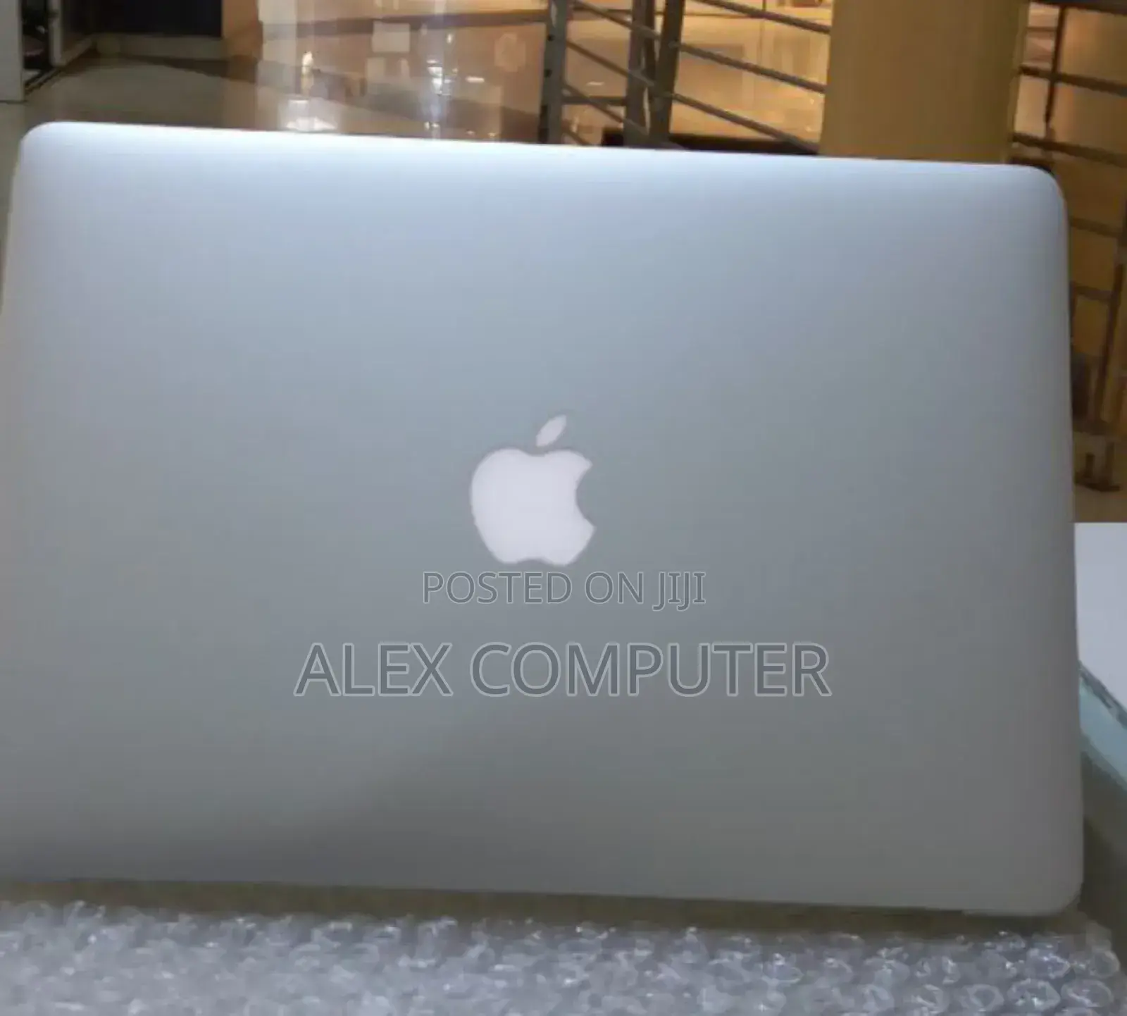 New Laptop Apple MacBook Pro 2017 8GB Intel Core I5 SSD 128GB