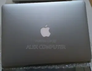 New Laptop Apple MacBook Pro 2017 8GB Intel Core I5 SSD 128GB