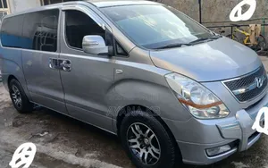 Photo - Hyundai Starex 2014 Gray