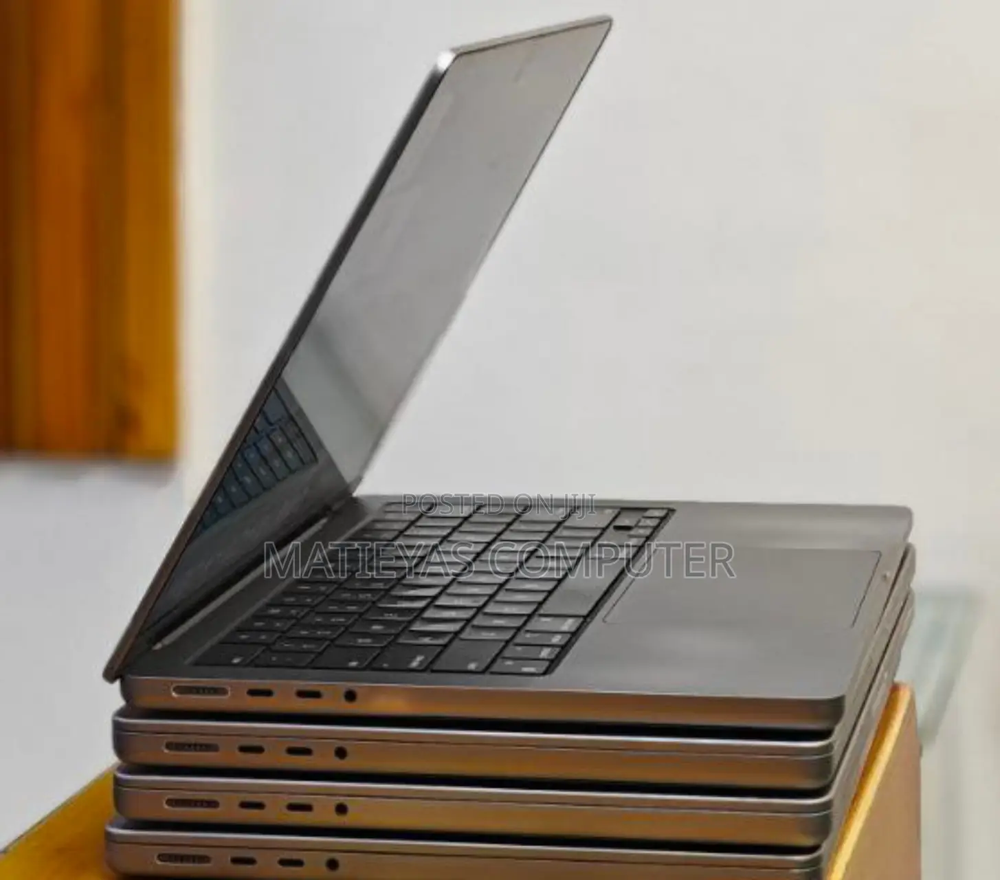 New Laptop Apple MacBook Pro M1 16GB Apple M1 SSD 512GB