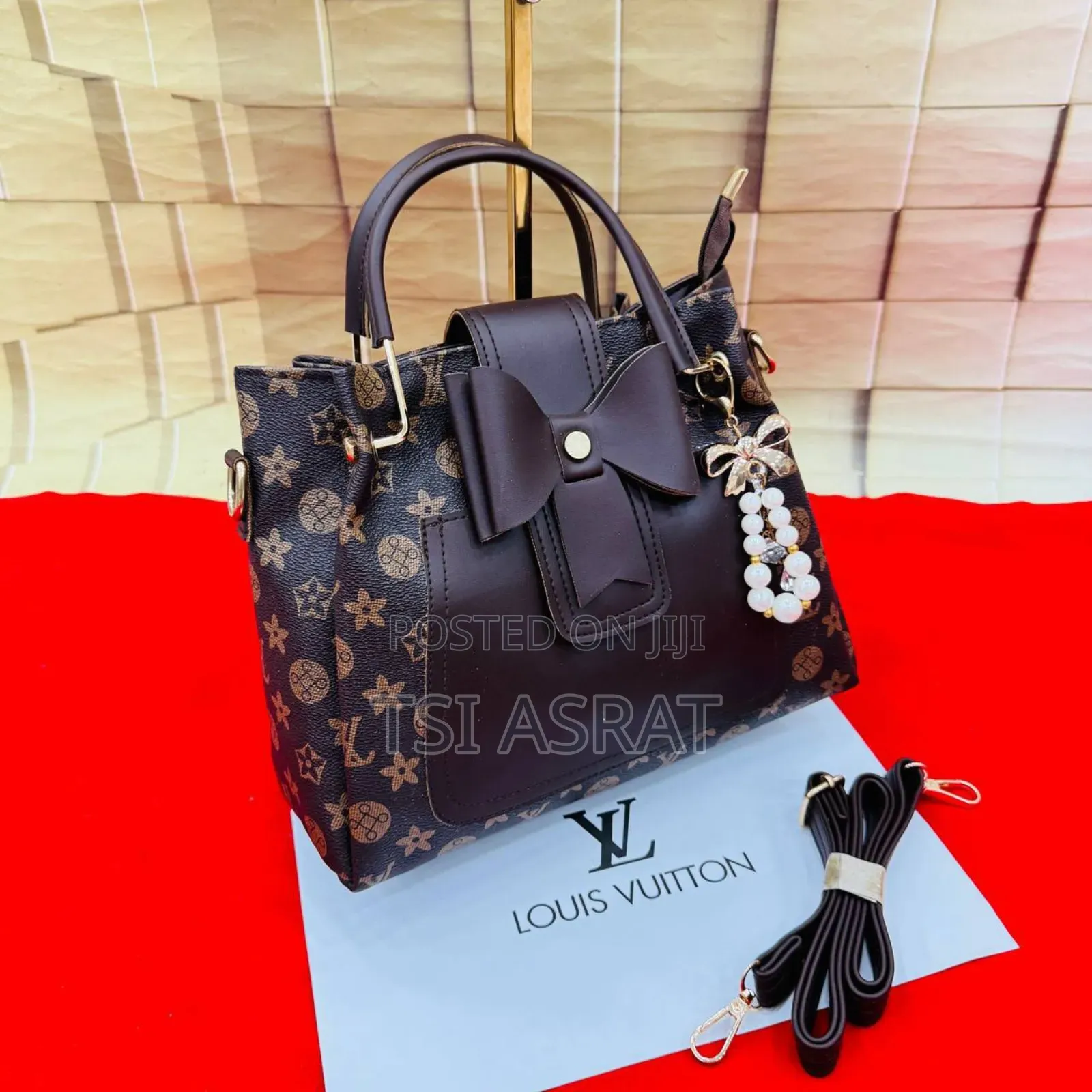 ታላቅ ቅናሽ
 Louis Vuitton