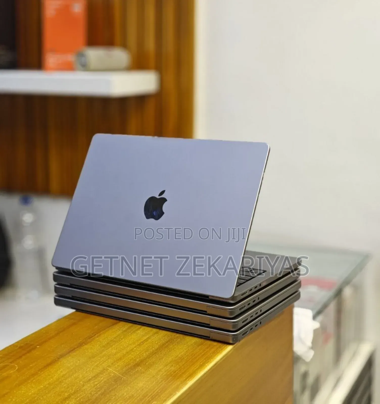 New Laptop Apple MacBook Pro M1 32GB Apple M1 Pro SSD 512GB