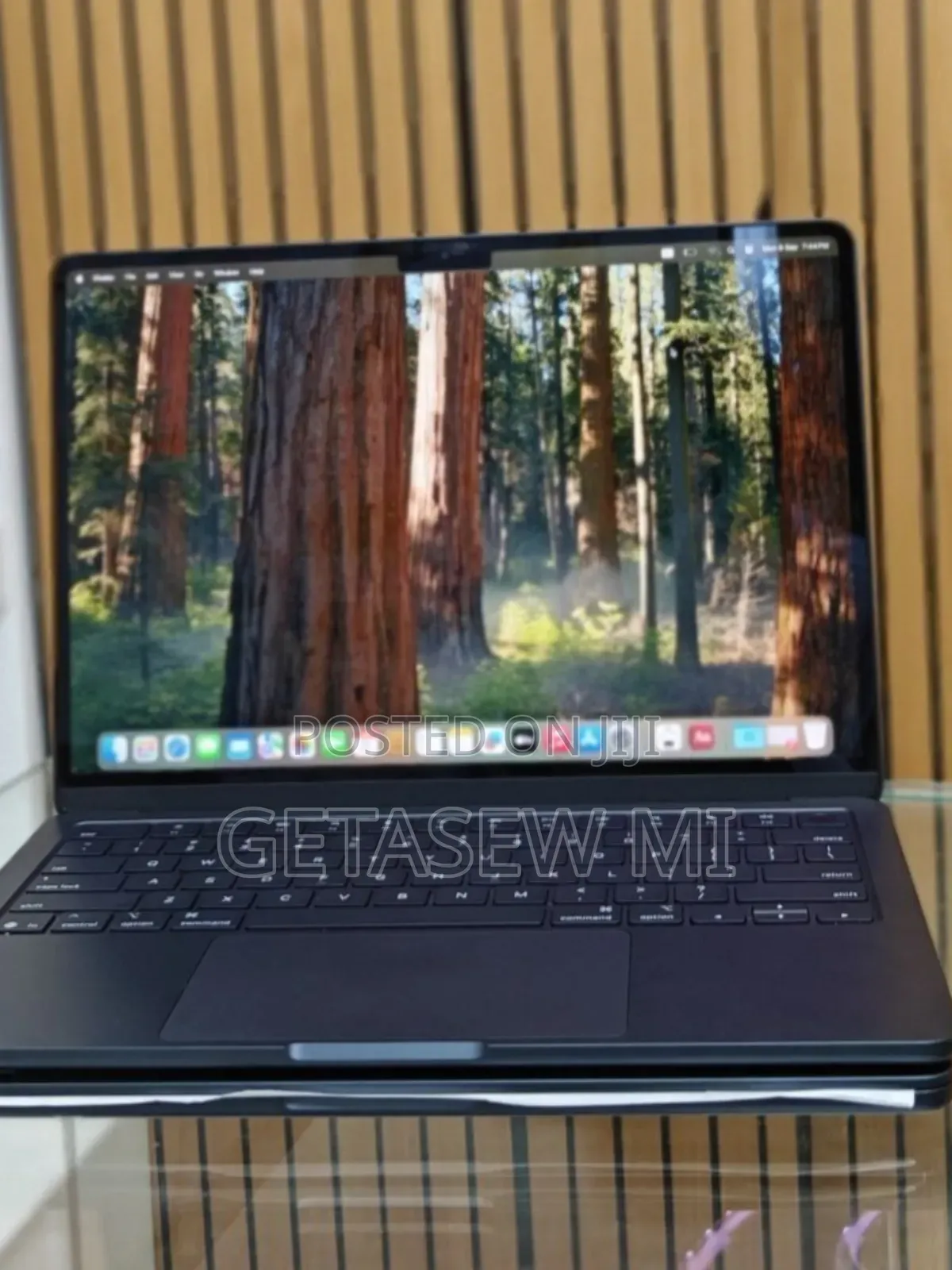 New Laptop Apple MacBook Air 2024 M3 13-Inch 8GB Apple M3 SSD 256GB