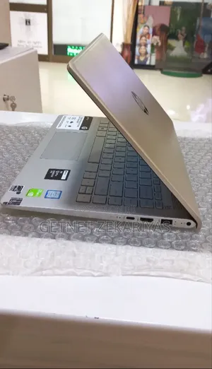 New Laptop HP Pavilion 14 8GB Intel Core I5 SSD 256GB