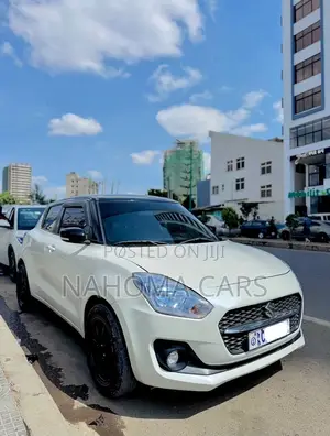 Photo - Suzuki Swift 2022 White