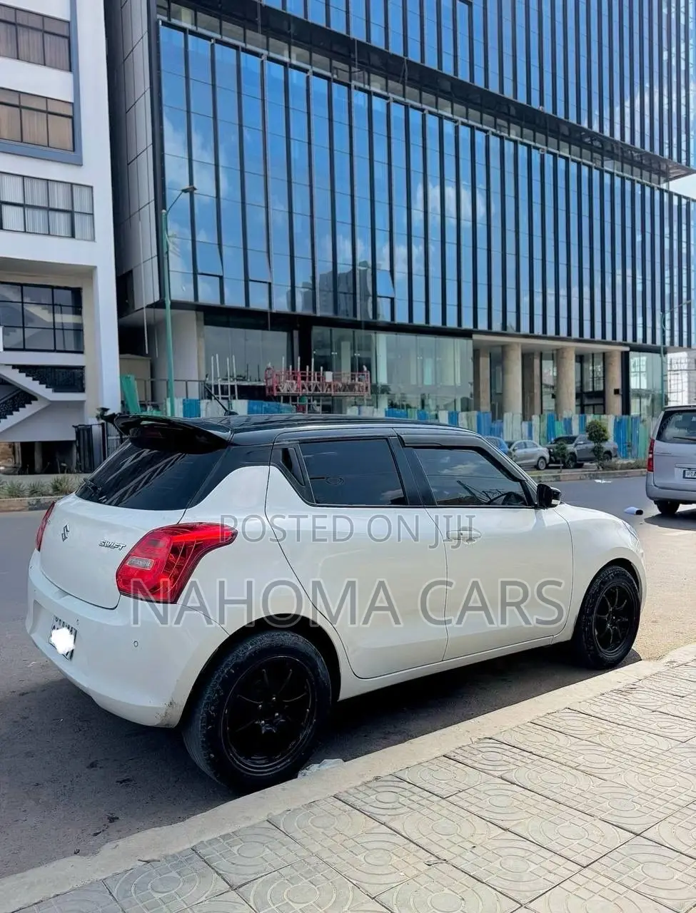 Suzuki Swift 2022 White