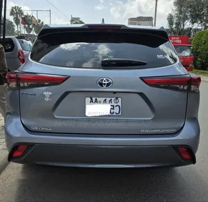 Toyota Highlander 2023 Blue