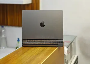 New Laptop Apple MacBook Pro M1 32GB Apple M1 Pro SSD 512GB