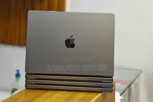 New Laptop Apple MacBook Pro M1 32GB Apple M1 Pro SSD 512GB